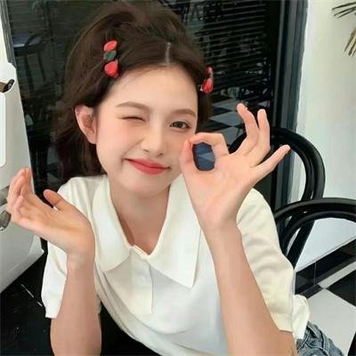 戴脚镣的女孩